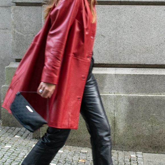 Gucci Handbags - 💯% Authentic Gucci Vintage Boat Pochette GG Canvas ✨